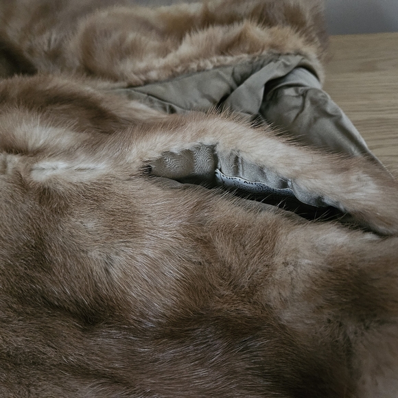 Vintage Mink Fur Capelet Cropped Fur Jacket | Light Brown | Old Hollywood - Picture 11 of 15